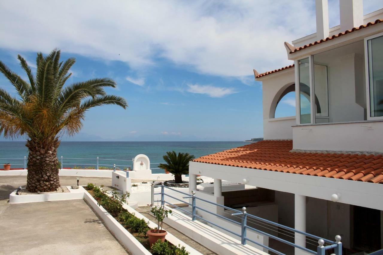 El Mar Apartment Kómboi Exterior foto